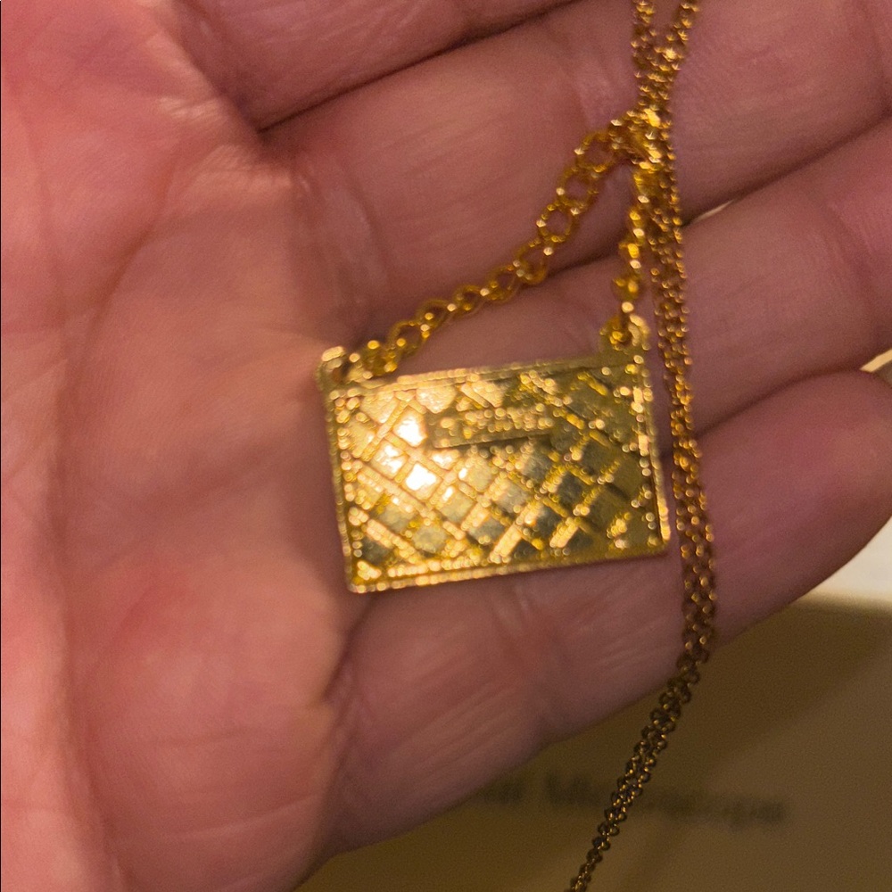 Interlocking C Gold Tone Gold Quilted Bag Charm - Picture 3 of 3